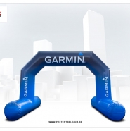 Extraordinary gate with runners provide.